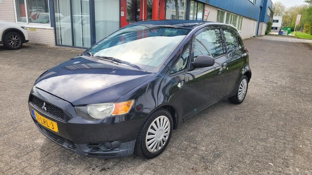 Mitsubishi Colt 1.1 Mivec CZ3 2010 Zwart nw apk /airco/ nap, Auto's, Voorwielaandrijving, Stof, 74 pk, Origineel Nederlands
