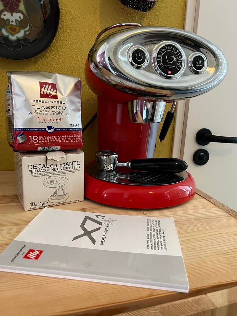 Illy iperespresso x7.1 koffiezetapparaat, Witgoed en Apparatuur, Koffiezetapparaten, Stoompijpje, Koffiepads en cups, Gebruikt