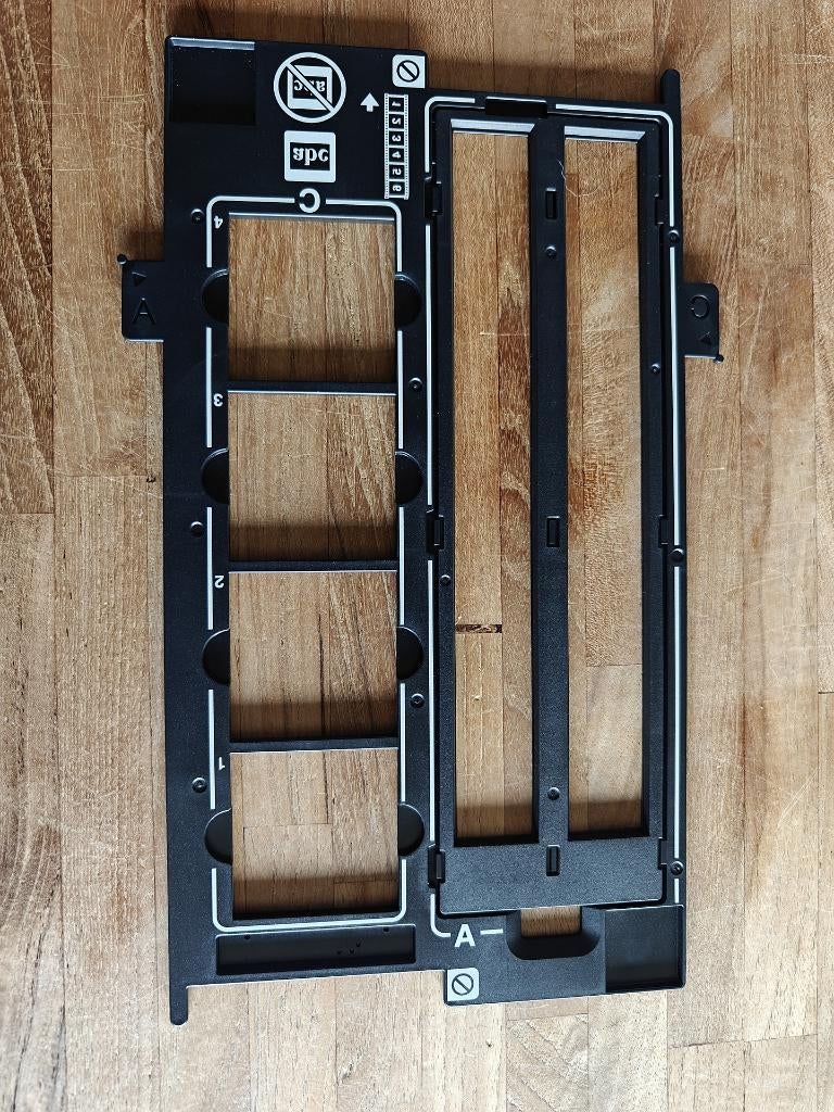 Epson V600 35mm + dia frame, Computers en Software, Scanners, Ophalen of Verzenden, Zo goed als nieuw, Flatbedscanner, Epson