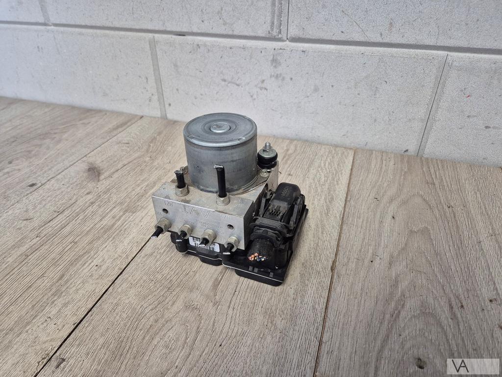 ABS pomp Opel Corsa D 2006 - 2013 code AVT 13442015 €250, Gebruikt, -, -, Opel