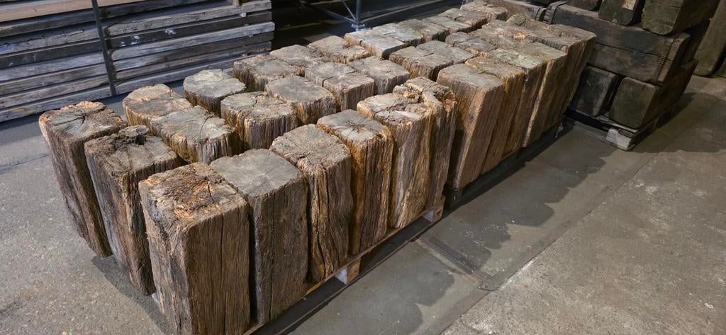 Oude eiken sokkels | 50 x 20 x 25 cm | Geborsteld