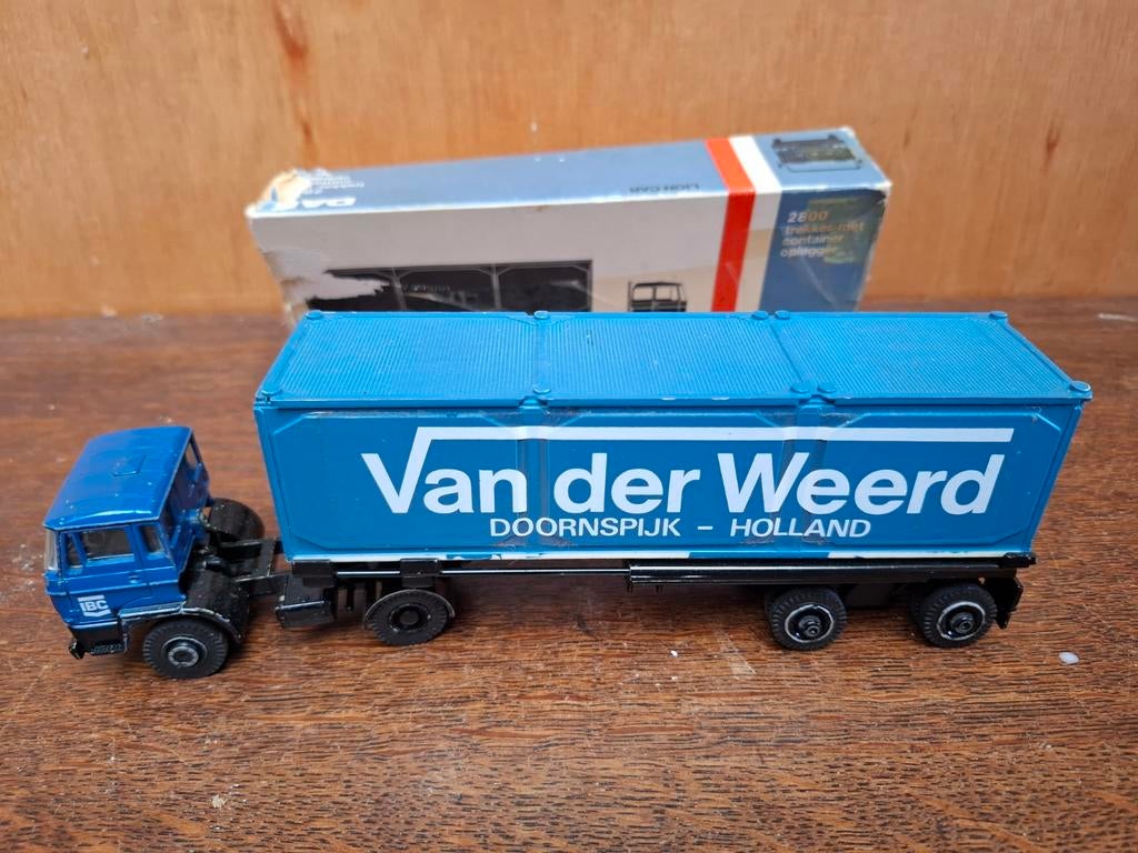Lion Toys DAF Van der Weerd vrachtwagen met oplegger, Hobby en Vrije tijd, Modelbouw | Auto's en Voertuigen, Overige merken, Gebruikt