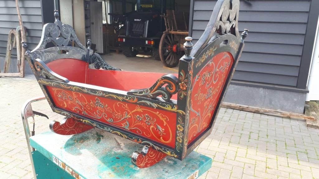 antieke wieg hand geschilderd krantenbak houtbak, Antiek en Kunst, Ophalen