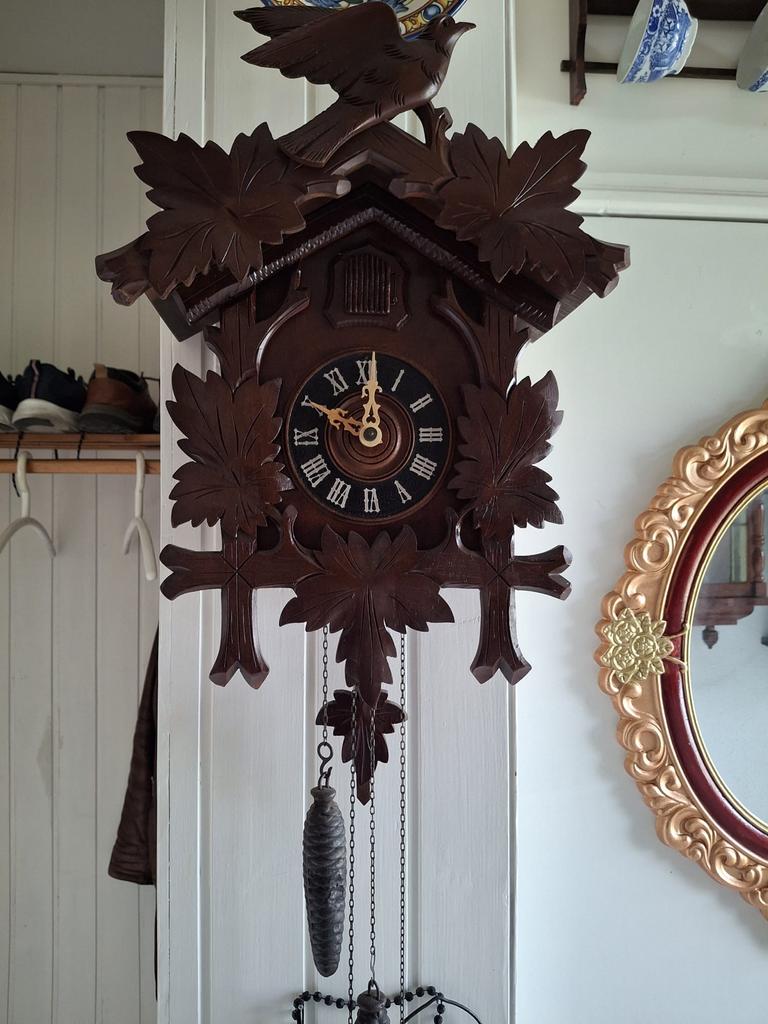 Prachtige Koekoeksklok - Handgesneden Hout, Antiek en Kunst, Antiek | Klokken, Ophalen of Verzenden