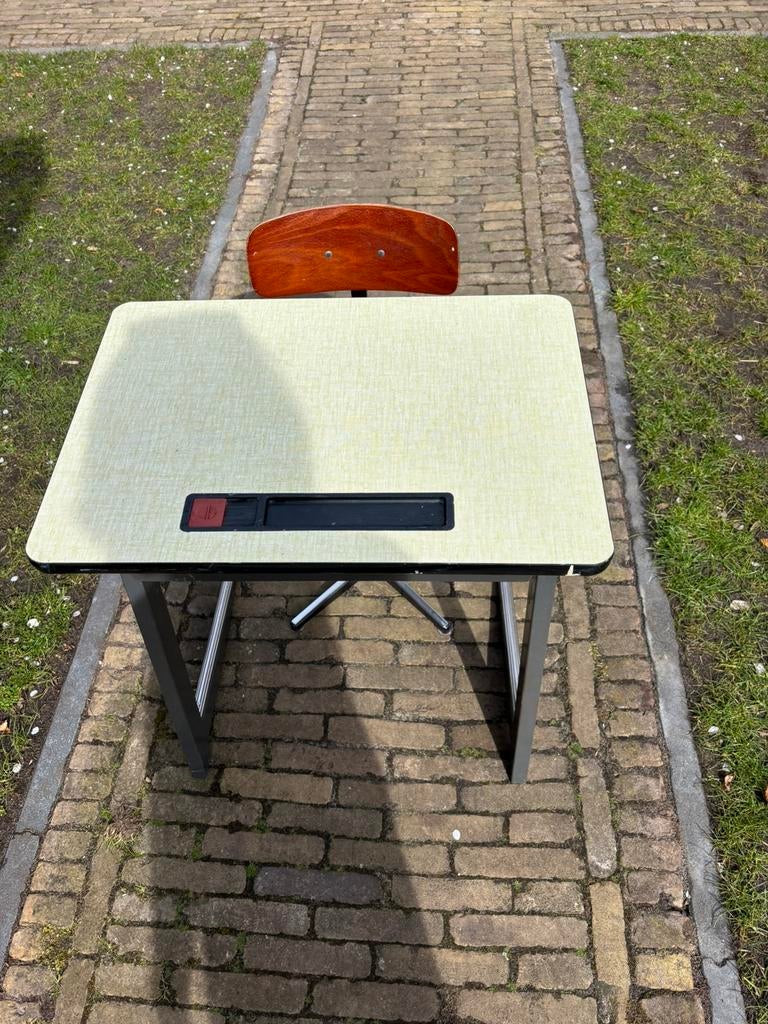 Vintage schoolbankje mwt stoeltje, Ophalen of Verzenden, Zo goed als nieuw