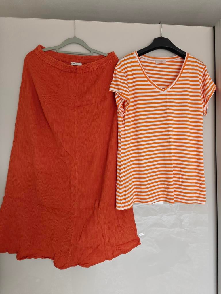 Oranje rok met gestreept shirt - maat XL, Kleding | Dames, Maat 46/48 (XL) of groter, Oranje, Ophalen of Verzenden, Zo goed als nieuw
