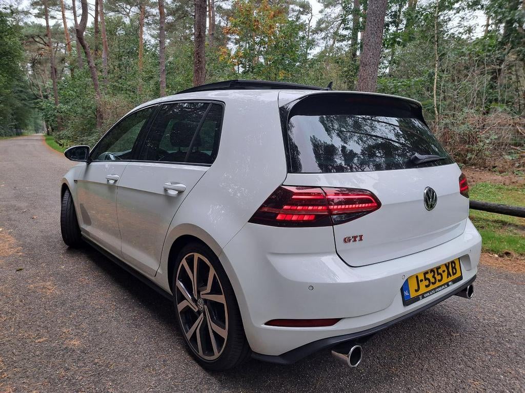 Volkswagen Golf 7.5 GTI PERFORMANCE 7 DSG 2017 PANO BOMVOL!!, 4 cilinders, Wit, 1600 kg, 1308 kg