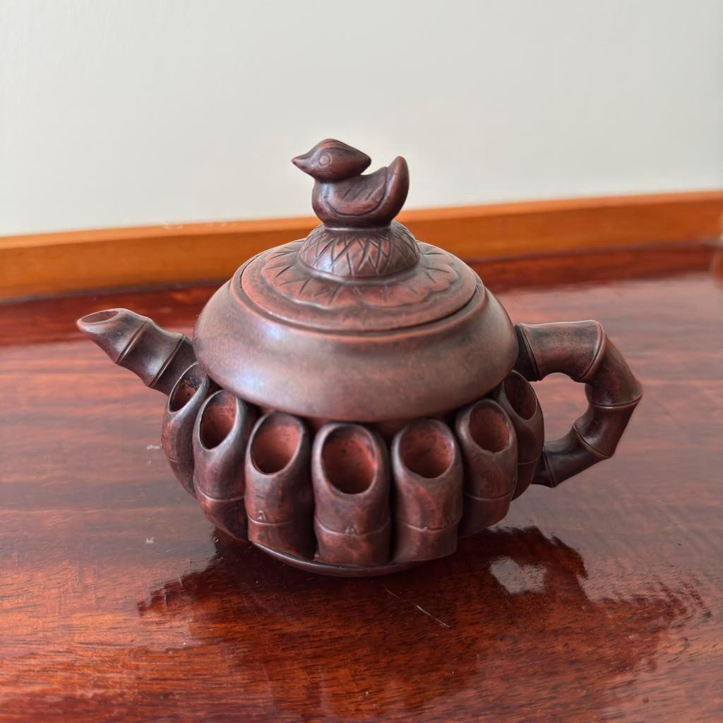 Antieke Chinese Yixing theepot met bamboe details en vogel, Ophalen of Verzenden