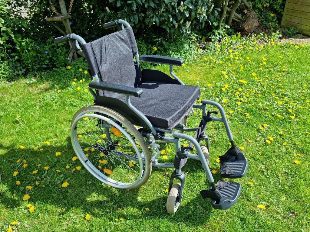 Lichtgewicht rolstoel MultiMotion M5, Diversen, Rolstoelen, Ophalen of Verzenden, Inklapbaar, Gebruikt, Duwrolstoel