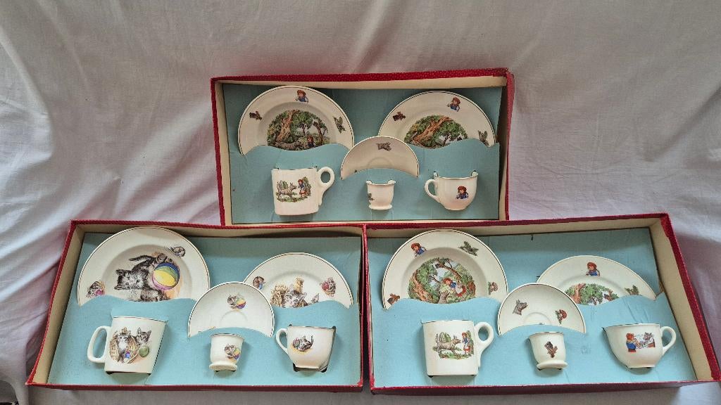 3x Antiek kinderservies Petrus Regout Maastricht, Ophalen of Verzenden