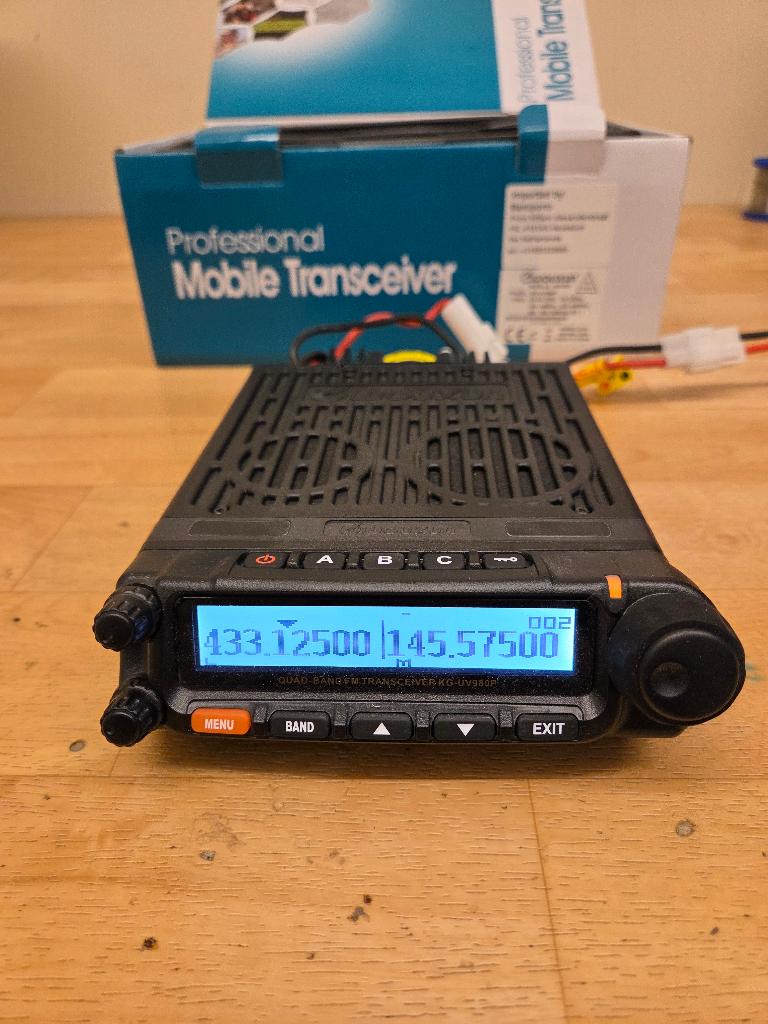 KG-UV980P Wouxun, Ophalen of Verzenden, Zo goed als nieuw, Zender en Ontvanger