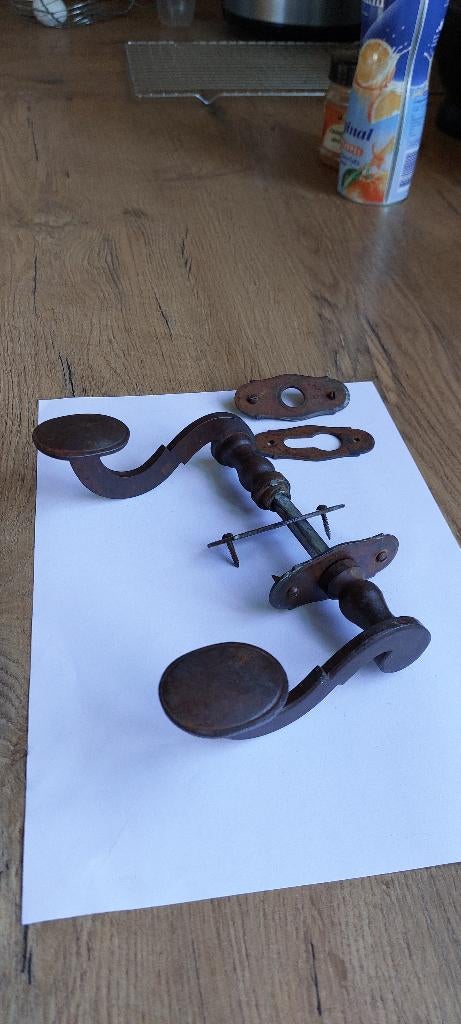 2 heel oude deurklinken, Ophalen of Verzenden, Gebruikt, Overige materialen, Klink of Kruk