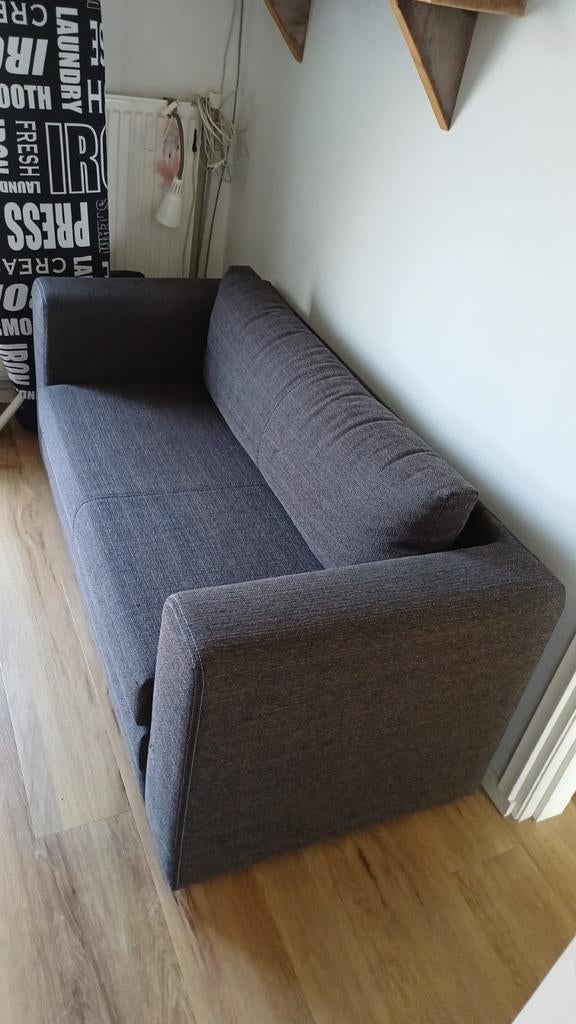 Compacte en comfortabele slaapbank - Grijs, Ophalen, Eenpersoons, Zo goed als nieuw, 120 cm