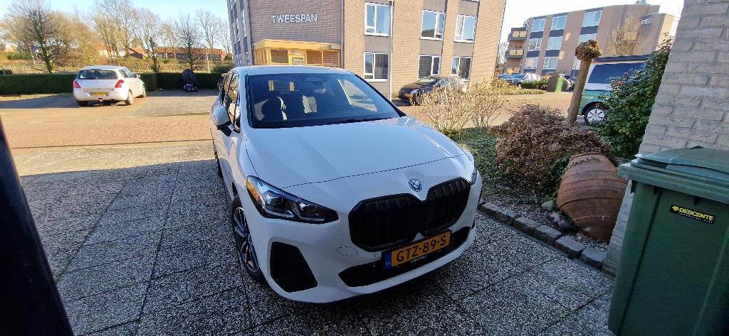 BMW 2-serie Active Tourer 225e xDrive M Sportpakket Trekhaak, Auto's, BMW, Automaat, 1800 kg, Euro 6, Alcantara