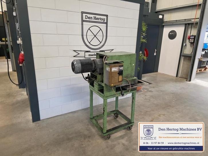 Ponsmachine Grunder sleufgaten 230V en perslucht, Doe-het-zelf en Verbouw, Gereedschap | Overige machines, Gebruikt, Ophalen