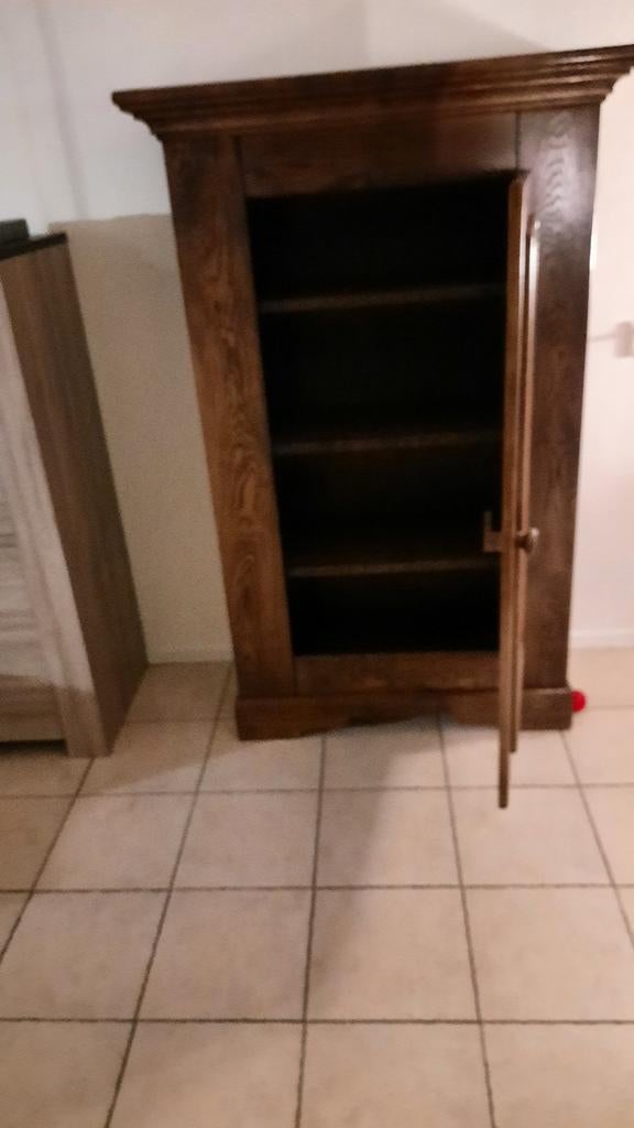 Te koop mooie eiken kast donker eiken, Huis en Inrichting, Kasten | Vitrinekasten, Met plank(en), Gebruikt, Eiken kast, 150 tot 200 cm