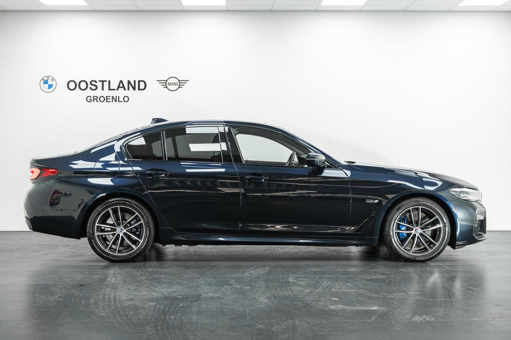 BMW 5 Serie 545e xDrive High Executive M Sport Automaat / Tr, Auto's, BMW, Gebruikt, Zwart, Met garantie (alle), Zwart