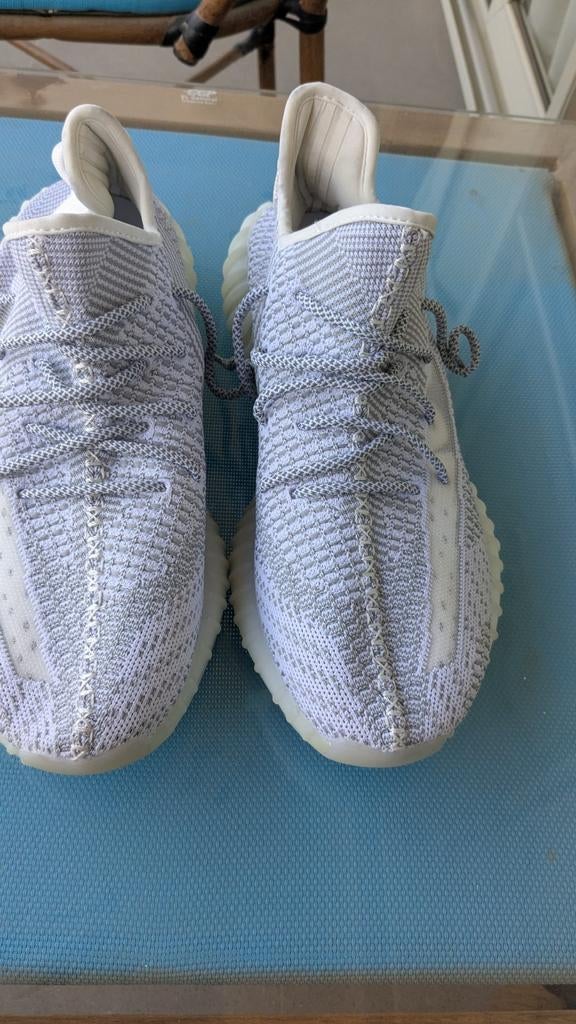 Nieuwe Adidas Yeezy maat 45, Ophalen of Verzenden, Nieuw, Blauw, Adidas