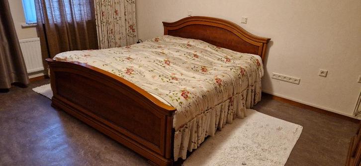 Kersenhouten bedombouw met elektrische bodems, Huis en Inrichting, Slaapkamer | Bedden, Gebruikt, Tweepersoons, 180 cm, 200 cm