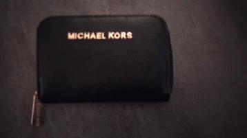 Michael Kors portomonee  beschikbaar voor biedingen