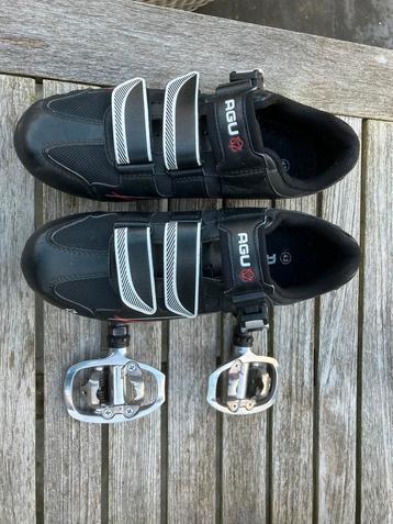 Racefiets schoenen mt 42 met pedalen  beschikbaar voor biedingen