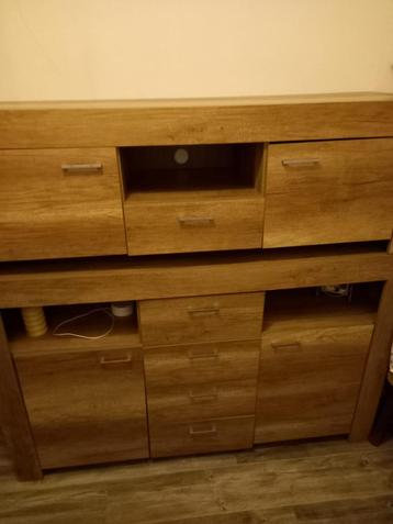 Dressoir en tv kast beschikbaar voor biedingen
