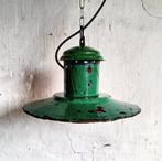 Vintage groene emaille stal lamp (jaren 50 Sovjet-Unie), Huis en Inrichting, Lampen | Hanglampen, Gebruikt, Ophalen of Verzenden