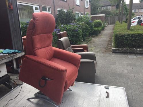 Z.g.a.n Elektrische sta op stoel op accu Merk Hukla, Huis en Inrichting, Fauteuils, Zo goed als nieuw, 50 tot 75 cm, Minder dan 75 cm