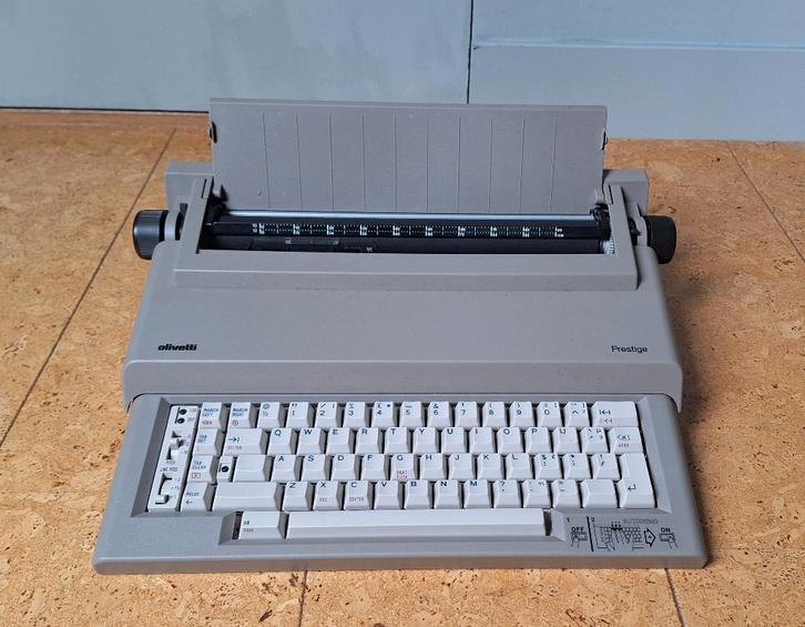 Olivetti Prestige Elektronische Typemachine, Diversen, Typemachines, Zo goed als nieuw, Ophalen of Verzenden