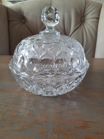 Diverse kristallen bonbons schaaltjes, met en zonder deksels beschikbaar voor biedingen