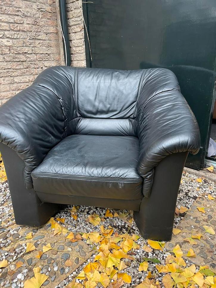 Zwarte leren fauteuil - comfortabel en stijlvol, Huis en Inrichting, Fauteuils, Gebruikt, Leer, 75 tot 100 cm, Ophalen