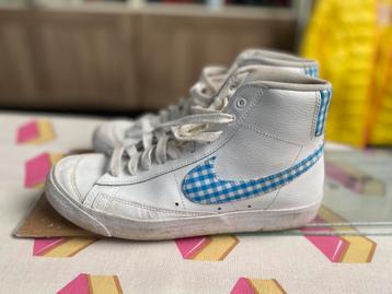 Leuke Nike sneakers 40,5 in goede staat beschikbaar voor biedingen