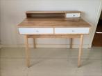 Modern bureau of kaptafeltje. Gebruikt maar in goede staat., Huis en Inrichting, Tafels | Kaptafels, Ophalen, 50 tot 100 cm, Zo goed als nieuw