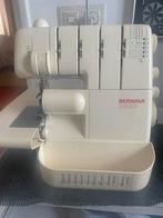 Bernina lockmachine type 2000de, Hobby en Vrije tijd, Naaimachines en Toebehoren, Ophalen of Verzenden, Zo goed als nieuw, Lockmachine