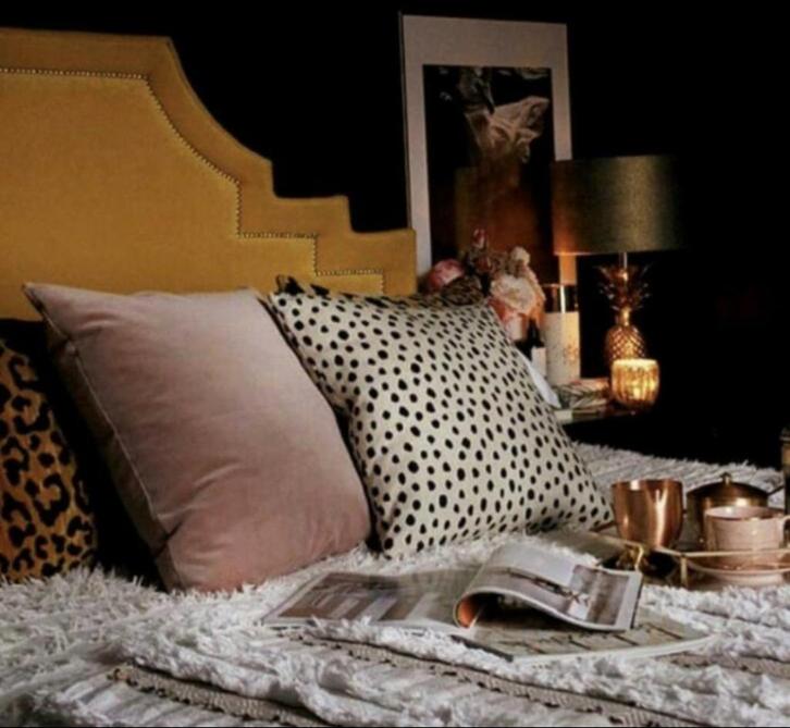 Polkadot stippen kussenhoes, Huis en Inrichting, Woonaccessoires | Kussens, Nieuw, Wit, Ophalen of Verzenden