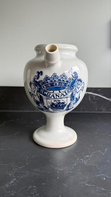Apothekers pot beschikbaar voor biedingen