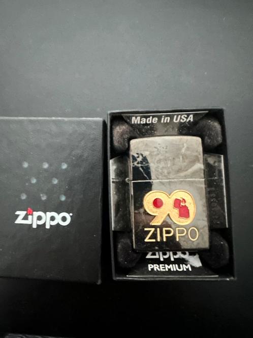 ZIPPO 90th Anniversary, Verzamelen, Rookartikelen, Aanstekers en Luciferdoosjes, Zo goed als nieuw, Aansteker, Ophalen