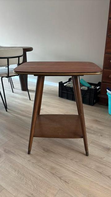 Retro (bijzet)tafeltje
