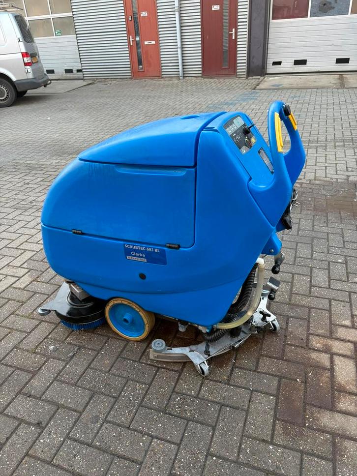 Schrobmachine Nilfisk Scrubtec 661, Doe-het-zelf en Verbouw, Reinigingsmachines, Zo goed als nieuw, Ophalen of Verzenden