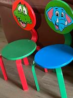 2 kleine stoeltjes gekleurd, Kinderen en Baby's, Kinderkamer | Tafels en Stoelen, Ophalen, Zo goed als nieuw