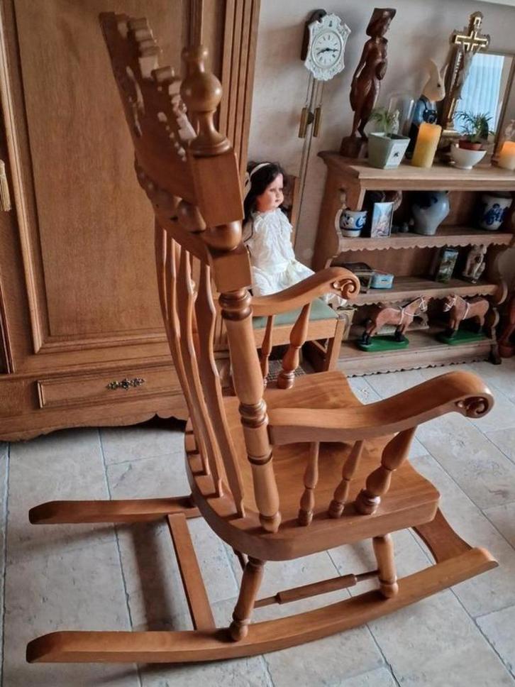 Antieke schommelstoel Balinees, Antiek en Kunst, Antiek | Meubels | Stoelen en Banken, Ophalen