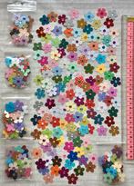 25 bloemen stansjes met steentje of parel, of vlinders, Hobby en Vrije tijd, Ophalen of Verzenden, Nieuw, Overige thema's, Overige typen