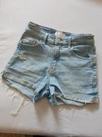 Korte denim hotpense 36, Ophalen of Verzenden, Zo goed als nieuw, Blauw, W28 - W29 (confectie 36)