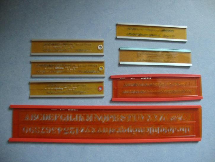 Vintage jaren 60/70 lettersjablonen Rotring/Minerva., Hobby en Vrije tijd, Tekenen, Gebruikt, Overige typen, Ophalen