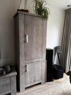 Te koop - twee koopmans spindekasten van eikenhout, Huis en Inrichting, Ophalen, Zo goed als nieuw