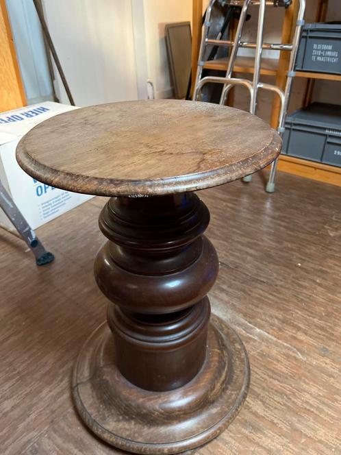 Antiek Houten Tafeltje met Gedraaid Onderstel Ronde Vorm Vin, Antiek en Kunst, Antiek | Meubels | Tafels, Ophalen
