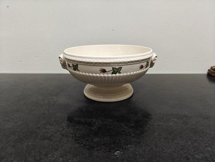 schaal Wedgwood Moss Rose, Huis en Inrichting, Keuken | Servies, Zo goed als nieuw, Schaal of Schalen, Wedgwood, Aardewerk, Ophalen of Verzenden