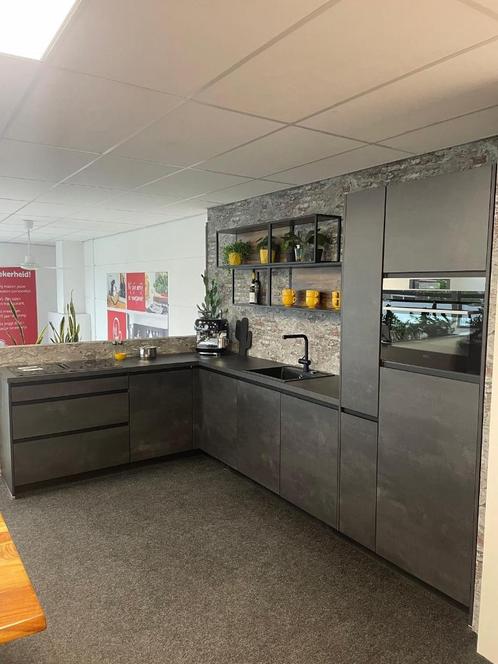 Complete showroomkeuken met apparatuur, Huis en Inrichting, Keuken | Complete keukens, Nieuw, Hoekkeuken, Overige kleuren, Kunststof