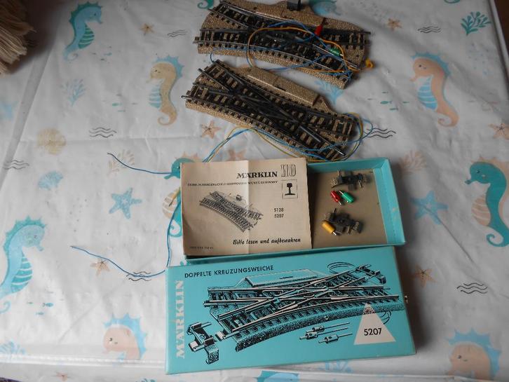 Märklin 5128 en 5207, kruiswissels / engelse wissels, Hobby en Vrije tijd, Modeltreinen | H0, Zo goed als nieuw, Rails, Wisselstroom