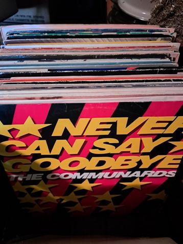 Collectie met diverse pop en rock maxi singles beschikbaar voor biedingen